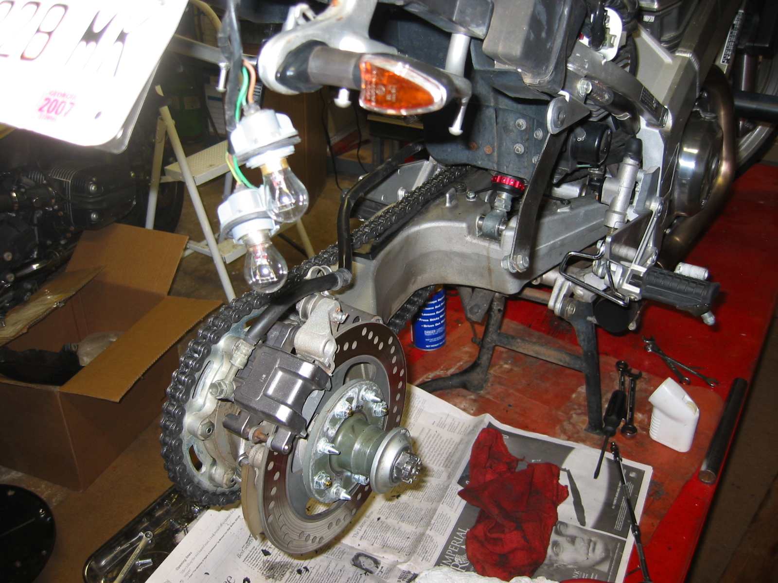 What is a swingarm A brief comparison of singlesided and doublesided