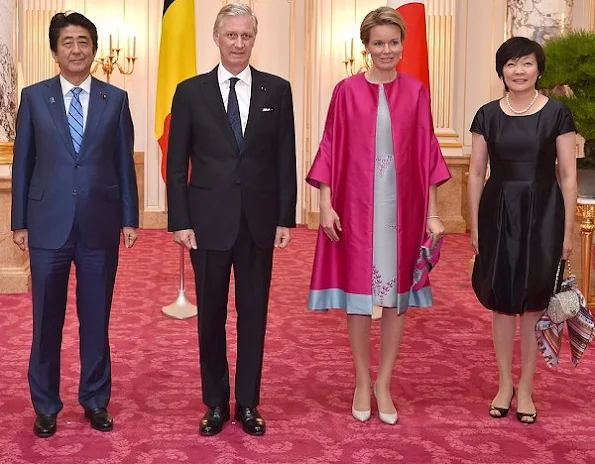 Queen Mathilde and King Philippe met with Prime Minister Shinzo Abe and his wife Akie Abe at the Akasaka Guest House, Queen Mathilde new dress