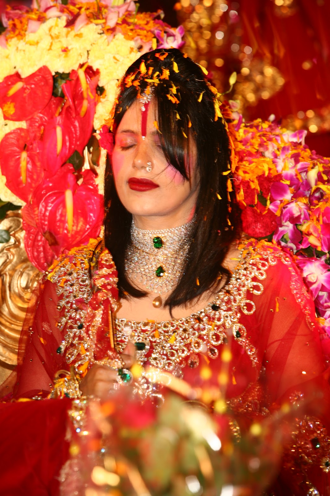 Shri Radhe Maa : Mamtamai Shri Radhe Maa - A promise is a promise