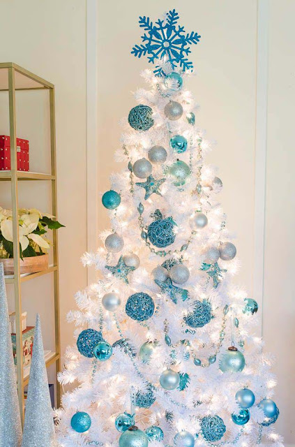 alt="Christmas,White and Blue Christmas tree,how to make Christmas tree,Christmas tree decoration,decoration ideas,snow,festival,season.winter,Santa,fun"