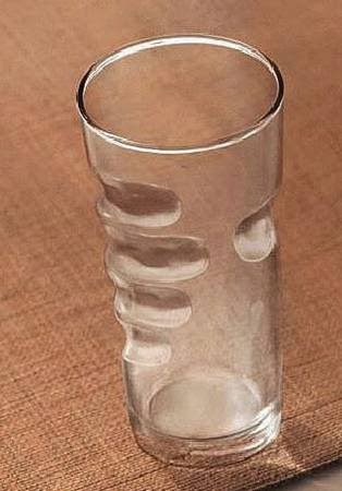 Innovative products | Hand impression on glass tumbler to hold it tightly  