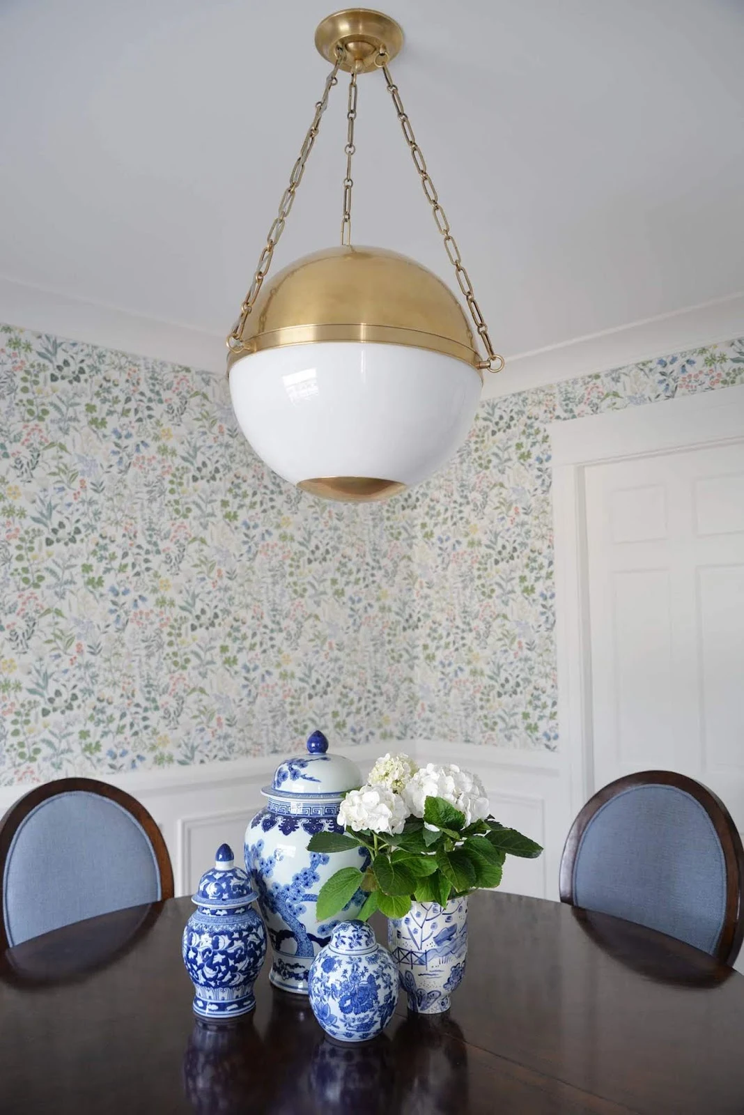 mark d sikes lighting for hudson valley lighting, Sphere No 2 pendant, new traditional chandelier, Borastapeter wallpaper