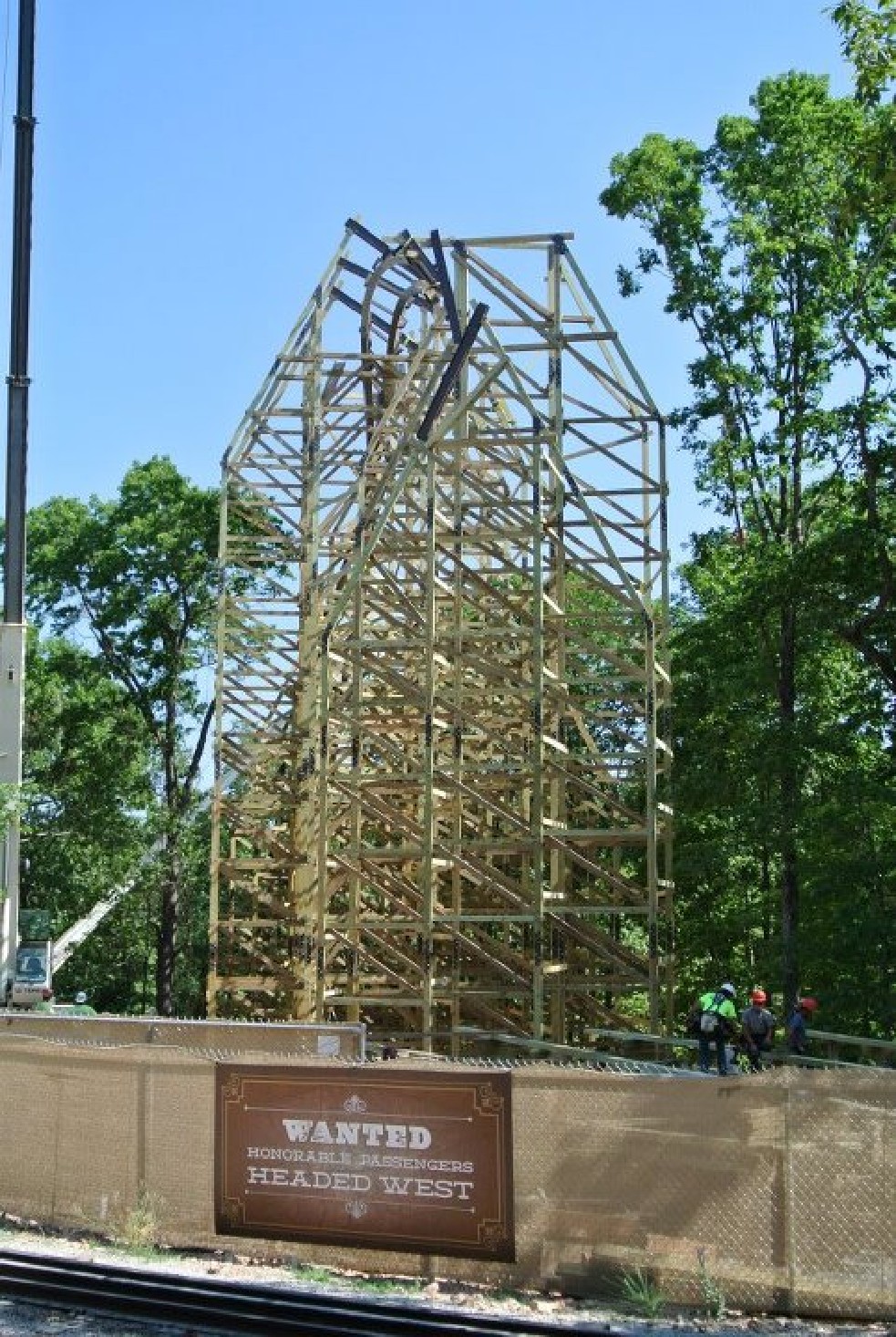 PARKS%2BTrip%2B%25C3%2589tat%2Bdes%2Blieux%2Bdu%2Bcoaster%2Ben%2Bbois%2Bde%2BSilver%2BDollar%2BCity%2B7.jpg