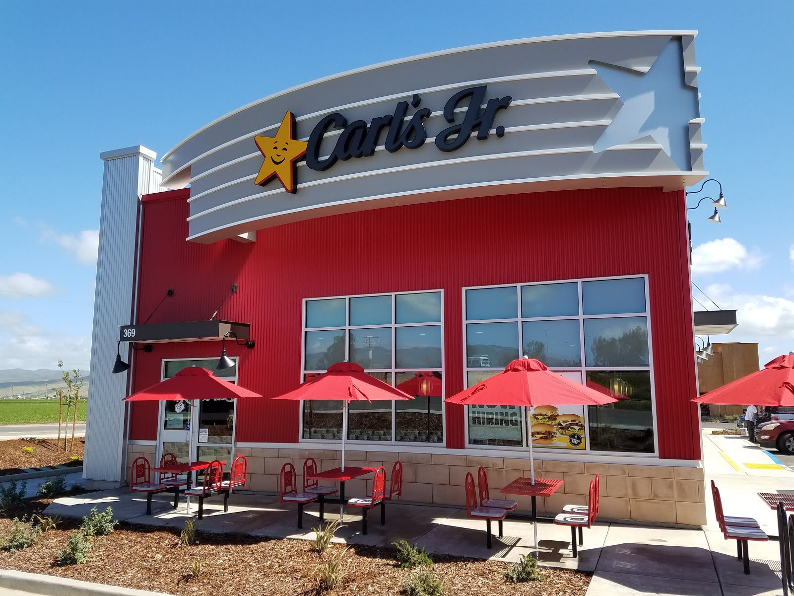 New Carl's Jr. is open in Greenfield