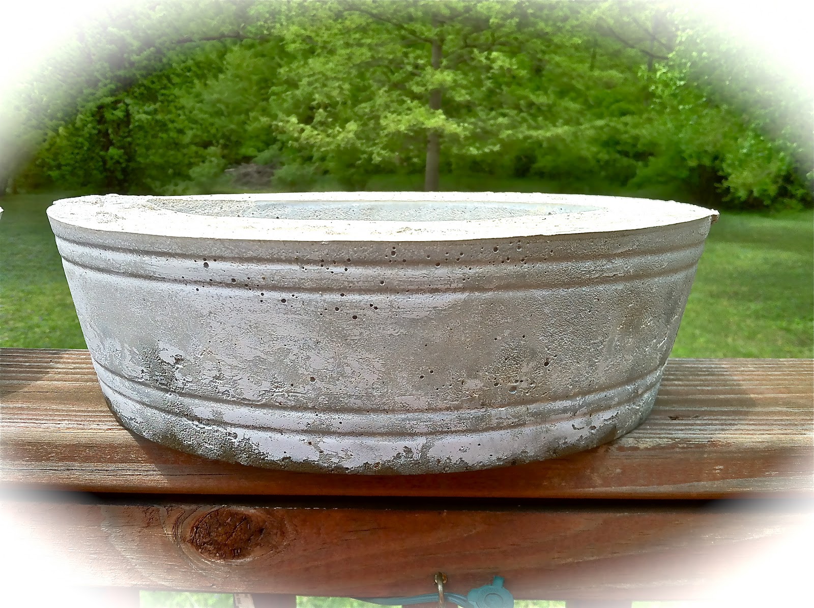 everyday donna: Make Your Own Concrete Planters - Cheap!