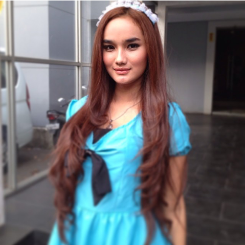 Biografi Dan Koleksi Foto Cantik Penyanyi Faby Marcelia