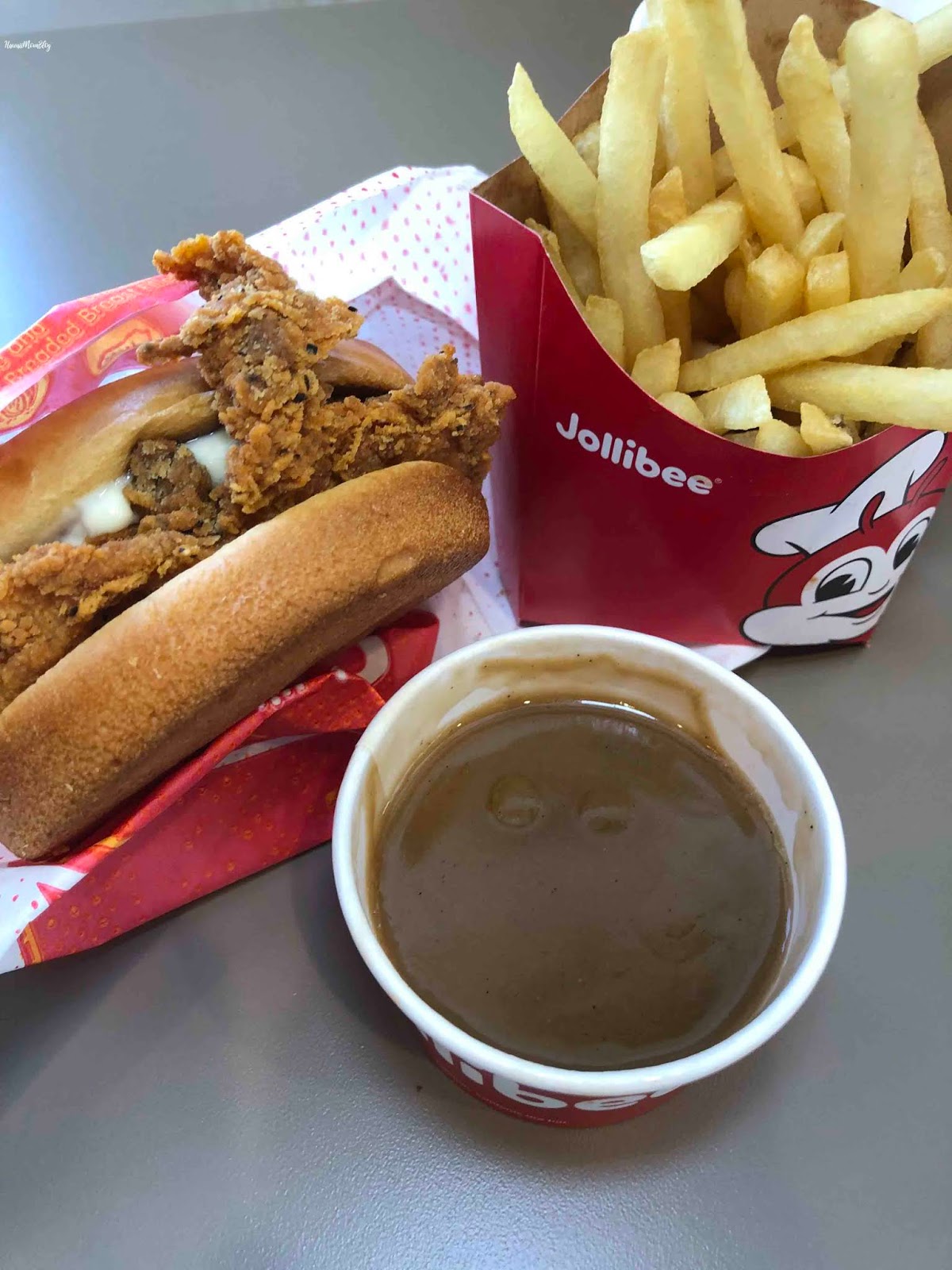 Hawaii Mom Blog Jollibee's Chicken Sandwich