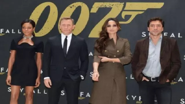 Review Film SKYFALL (2012) - James Bond Kembali Beraksi dalam FILM SKYFALL Review Film SKYFALL (2012) - James Bond Kembali Beraksi dalam FILM SKYFALL