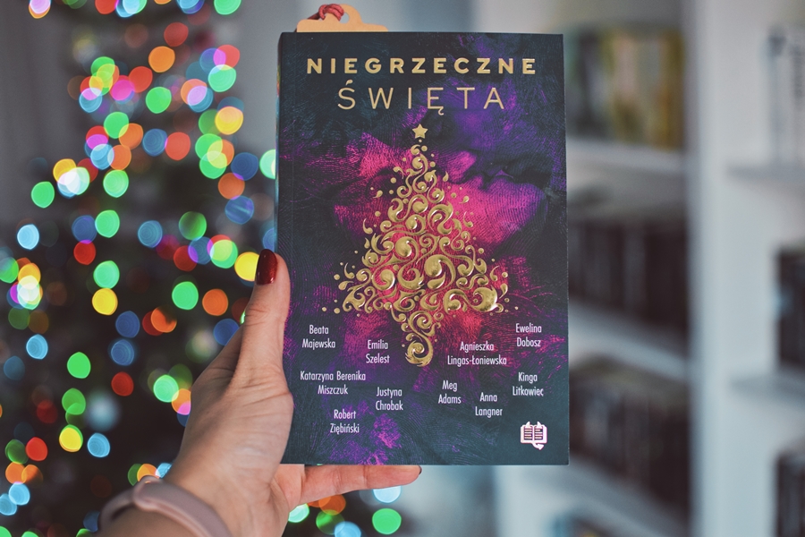 antologia,xmassbook,motywświąt,świątecznie,erotyk,WydawnictwoKobiece,niegrzeczneksiążki,MegAdams,EmiliaSzelest,,EwelinaDobosz,KatarzynaBerenikaMiszczuk, RobertZiębiński, MegAdams,AnnaLangner,,opowiadanie,recenzja,