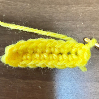 かぎ針編みでの楕円形の編み方1段目完成