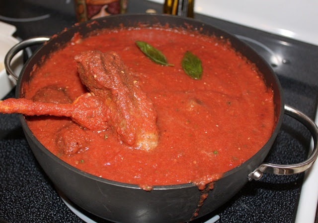 Meat Italian sauce with pork ribs, meatballs sausage and braciole