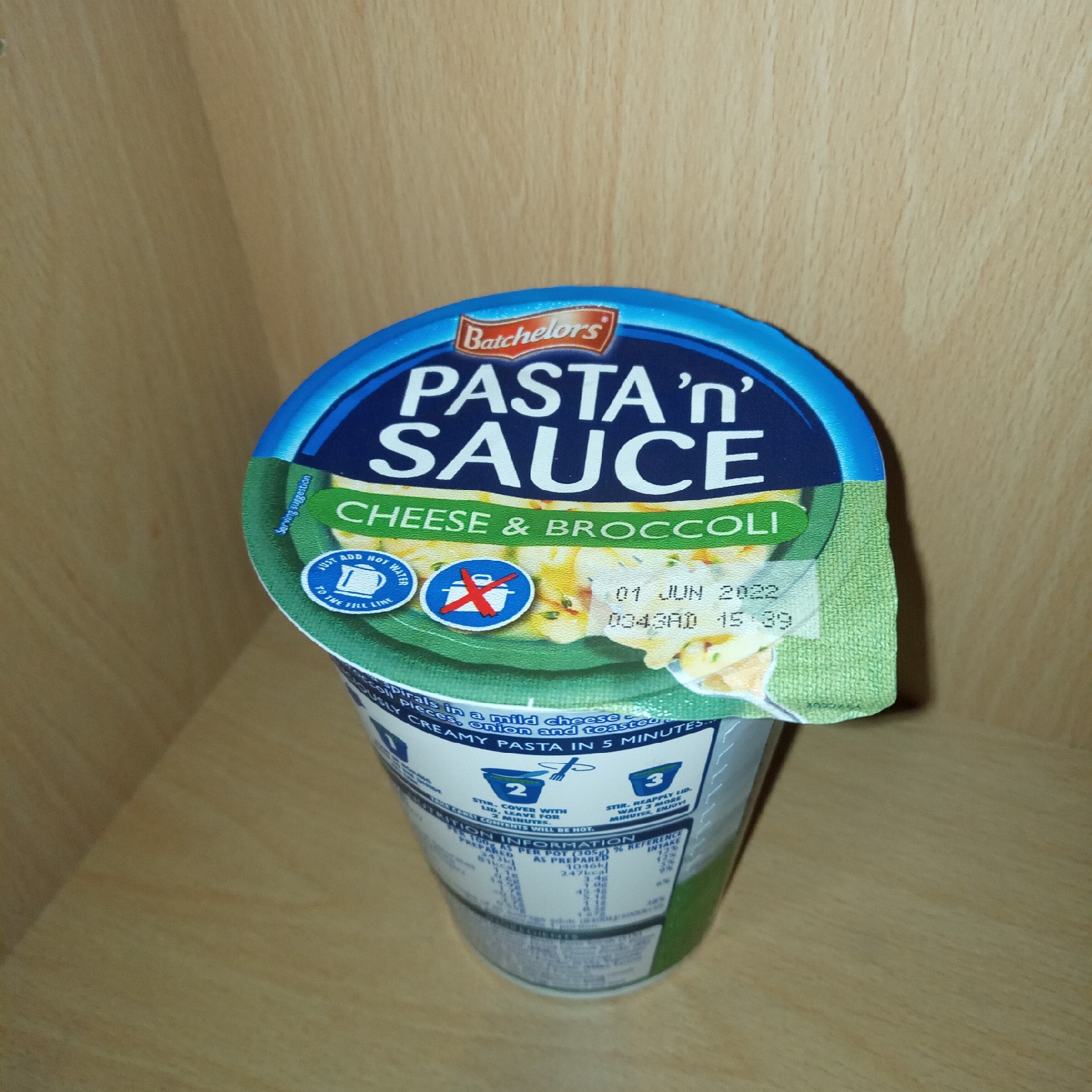 Supersupergirl's Food Reviews Batchelors Pasta n Sauce cheese and