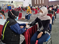 Sambut HUT Bhayangkara Ke-75, Masyarakat Antusias Pelaksanaan Vaksinasi Masal di Polrestabes Suraabaya