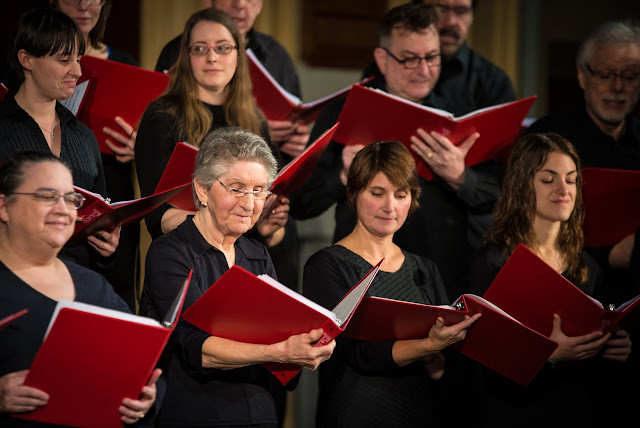 Denyse Mageau, centre, has been with the Stairwell Carollers for most of its 40 years. photo credit Iryna Zamchevska (OCISO)