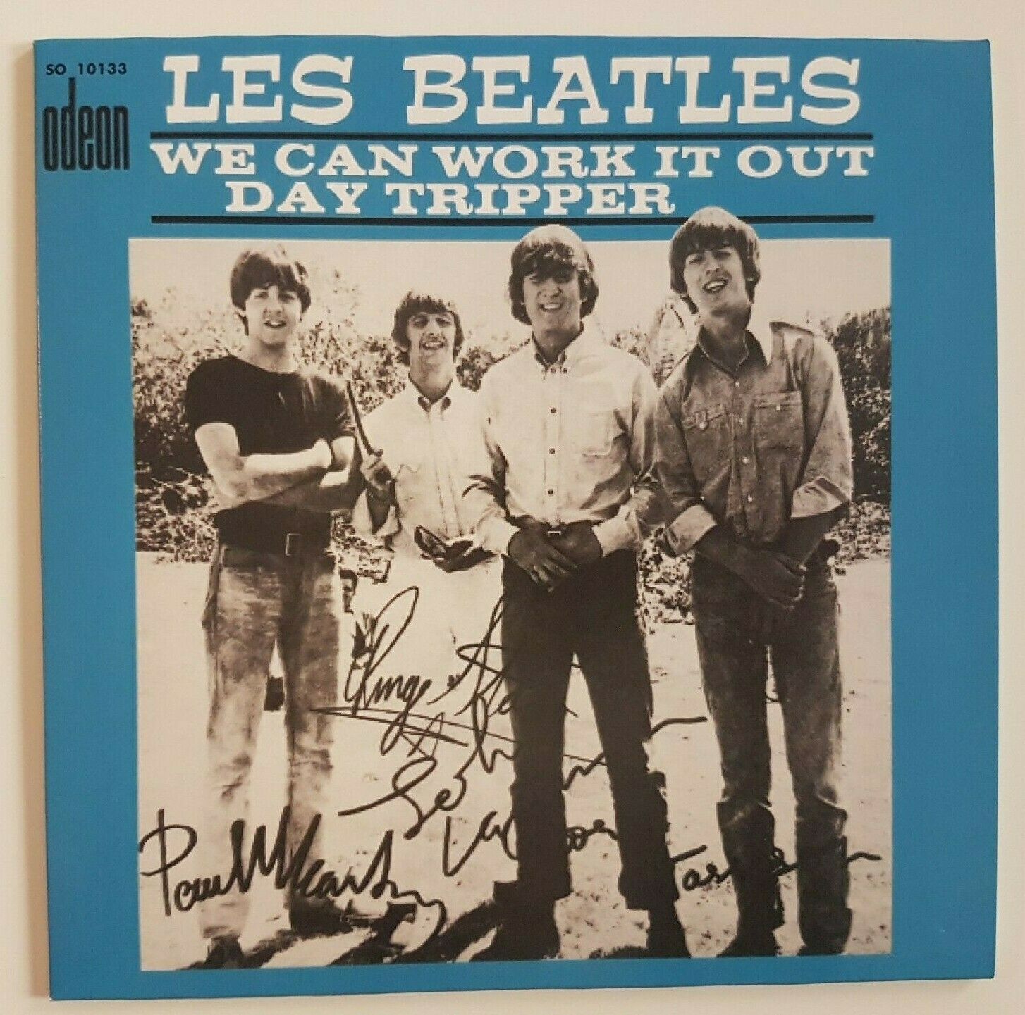 Beatles we can work it out. Day tripper the beatles. Beatles we can work it out. The beatles перевод two of us. We can work it out пол маккартни.
