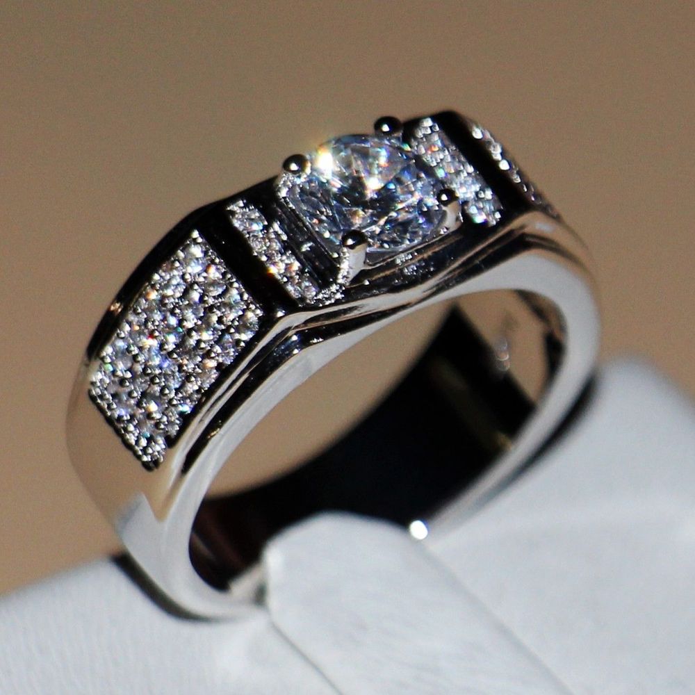 I love these diamond wedding rings #diamondweddingrings Diamond Wedding Ring Jewellery