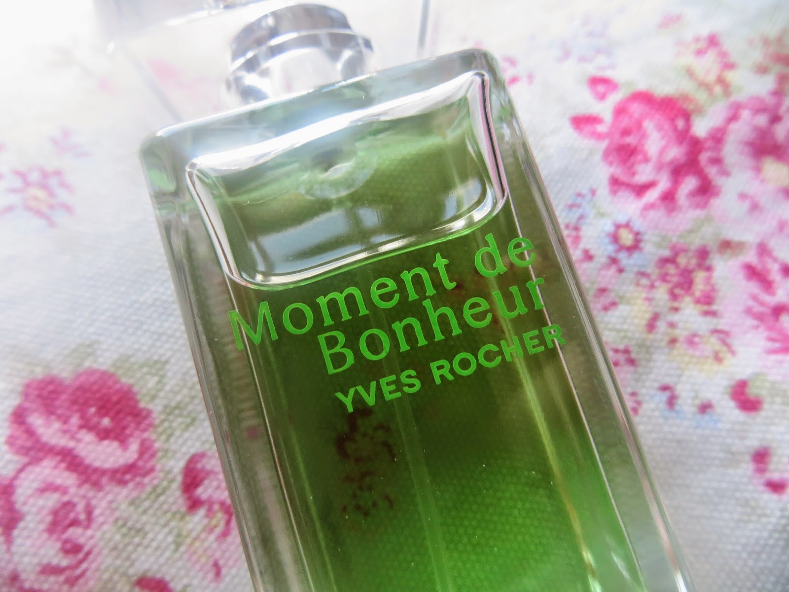 Review, Blogger, Yves rocher, perfume, apple perfume, rose perfume, pretty, summer, fresh smell, green, rose, beauty, makeup review, Baobella