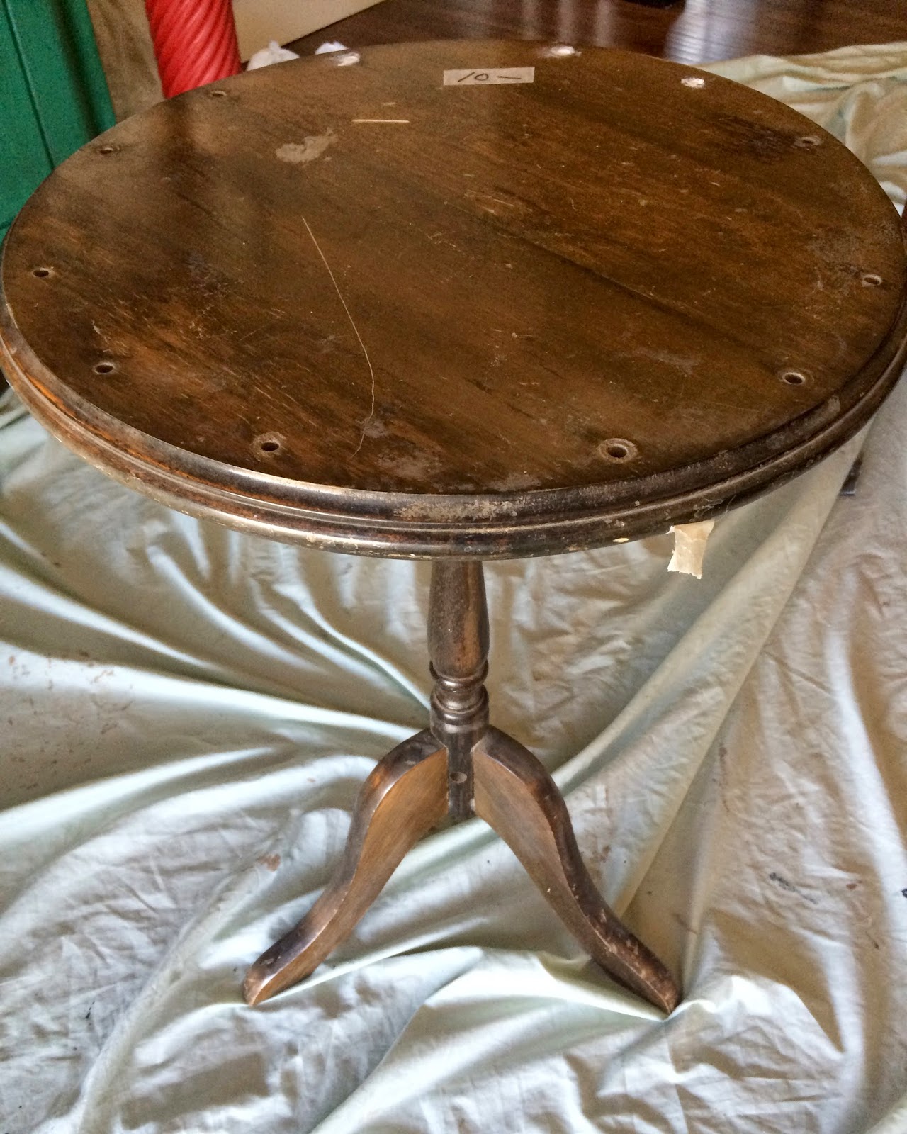 Painted New Darling Antique Round Pedestal Table