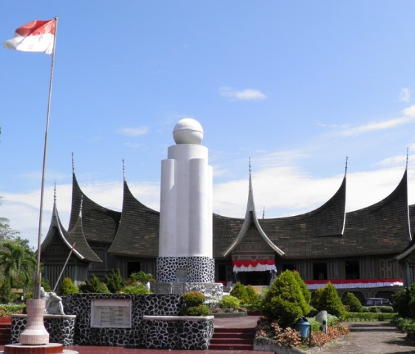 SEWA MOBIL DI MALANG PH /WA * 0.8.2.2.3.4.3.9.0.6.7.9.*: Inilah Tempat Wisata Oke Di Kota Padang