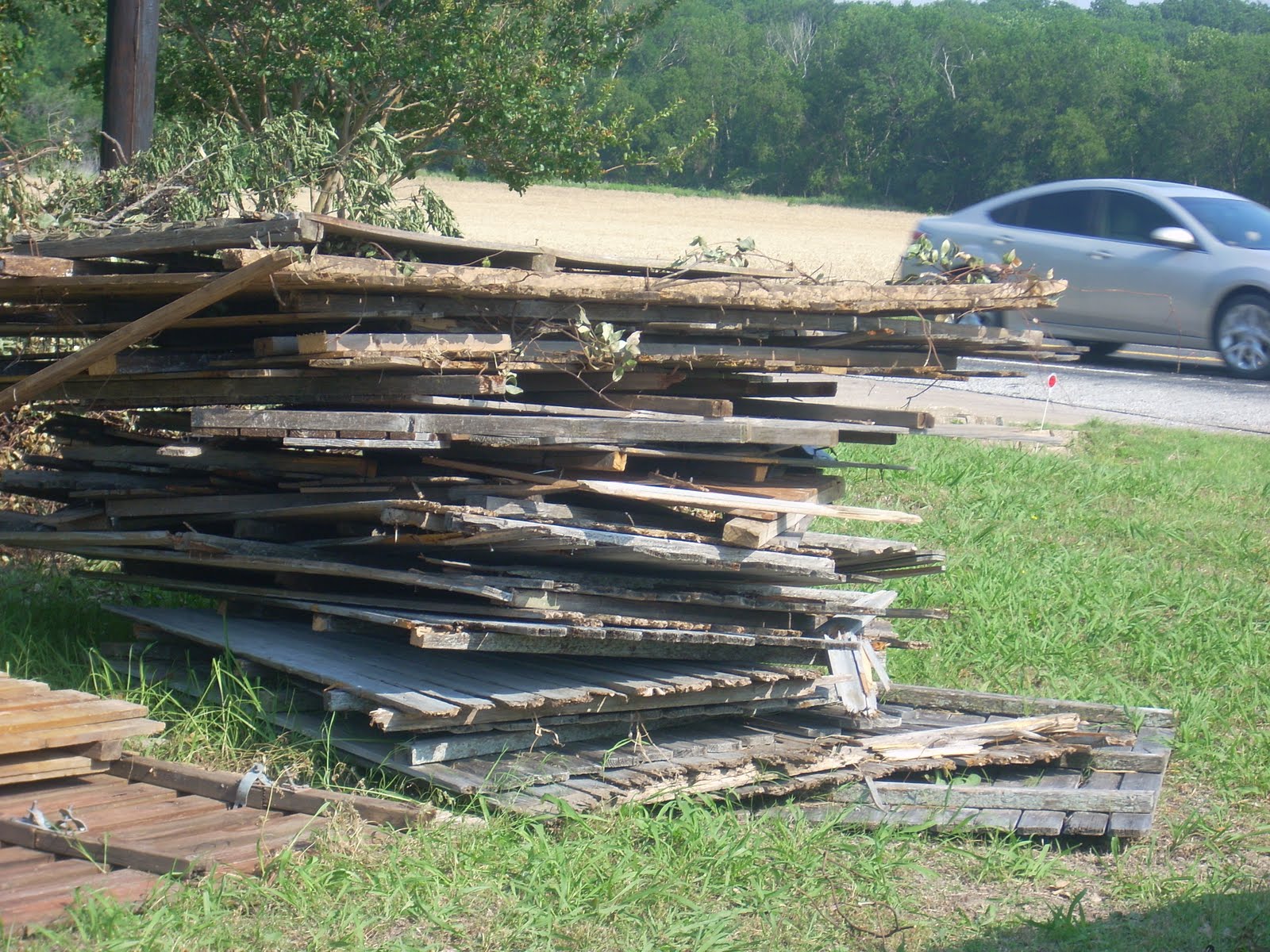 Parker Road Wood Fence Panels & Pickets Wylie, Texas GONE FREE Stack