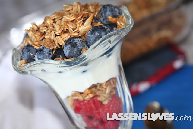 healthy+granola, patriotic+food, 4th+of+July, yogurt+parfait, homemade+granola