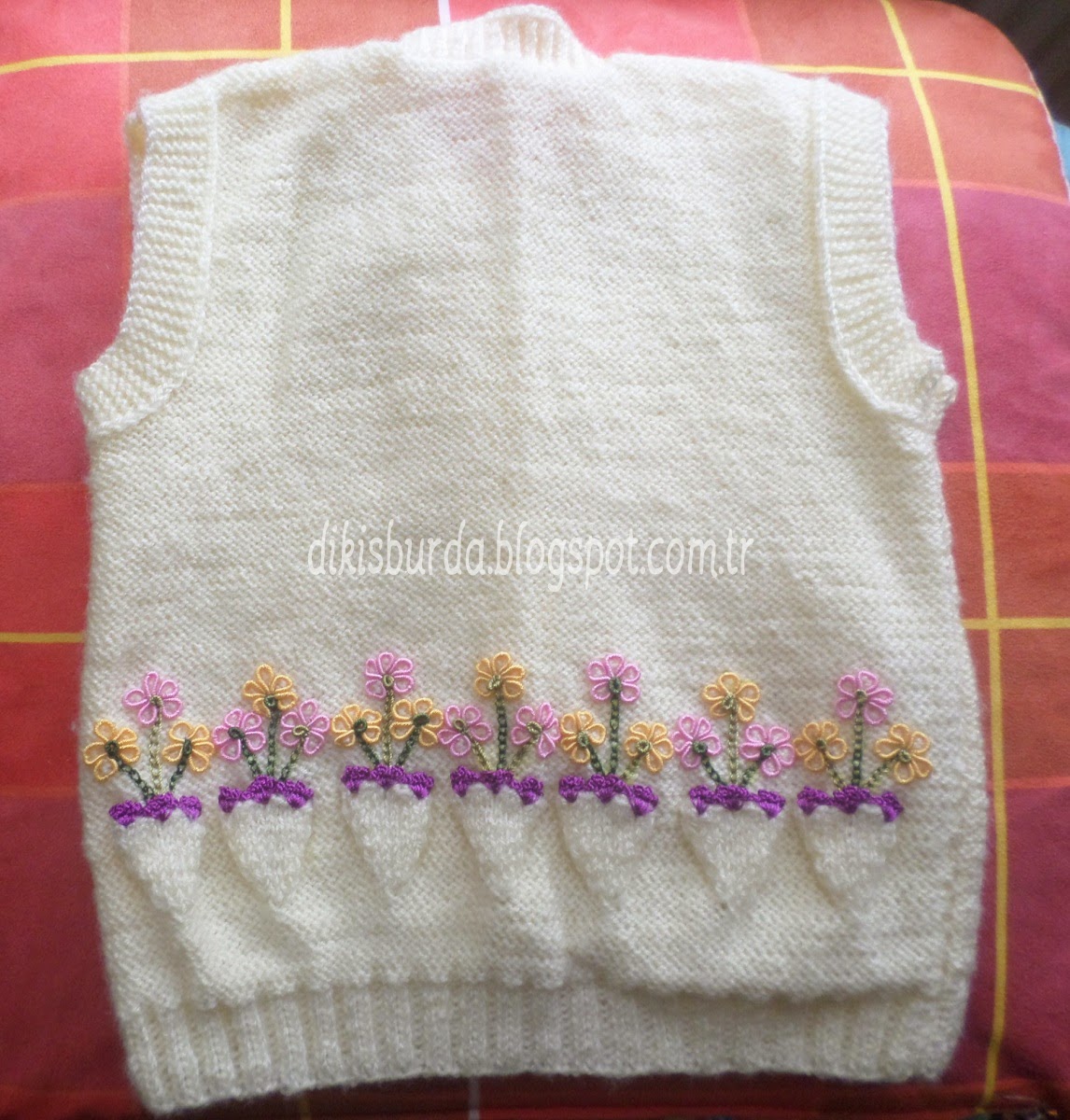 Dikiş Burda BREZİLYA İŞİ İŞLEMELİ BEBEK YELEĞİ Dikiş Burda BREZİLYA İŞİ İŞLEMELİ BEBEK YELEĞİ