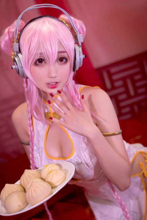 Read more about the article [周叽是可爱兔兔] NO.030 旗袍索尼子 Super Sonico