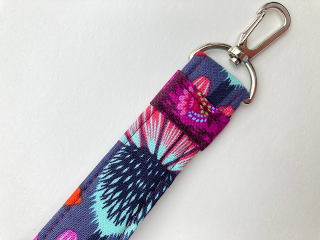 DIY Wristlet key fobs - teachers gift, handmade gift idea