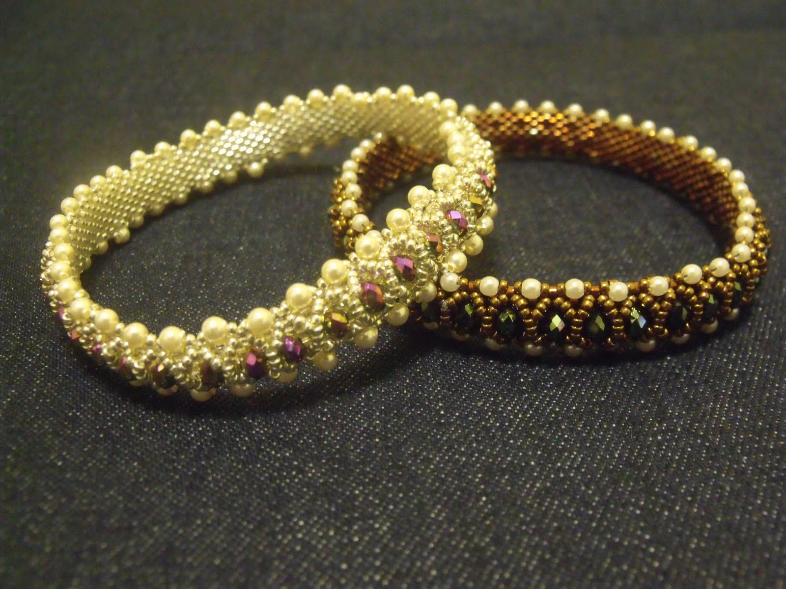 CREATIVE HANDS bangle