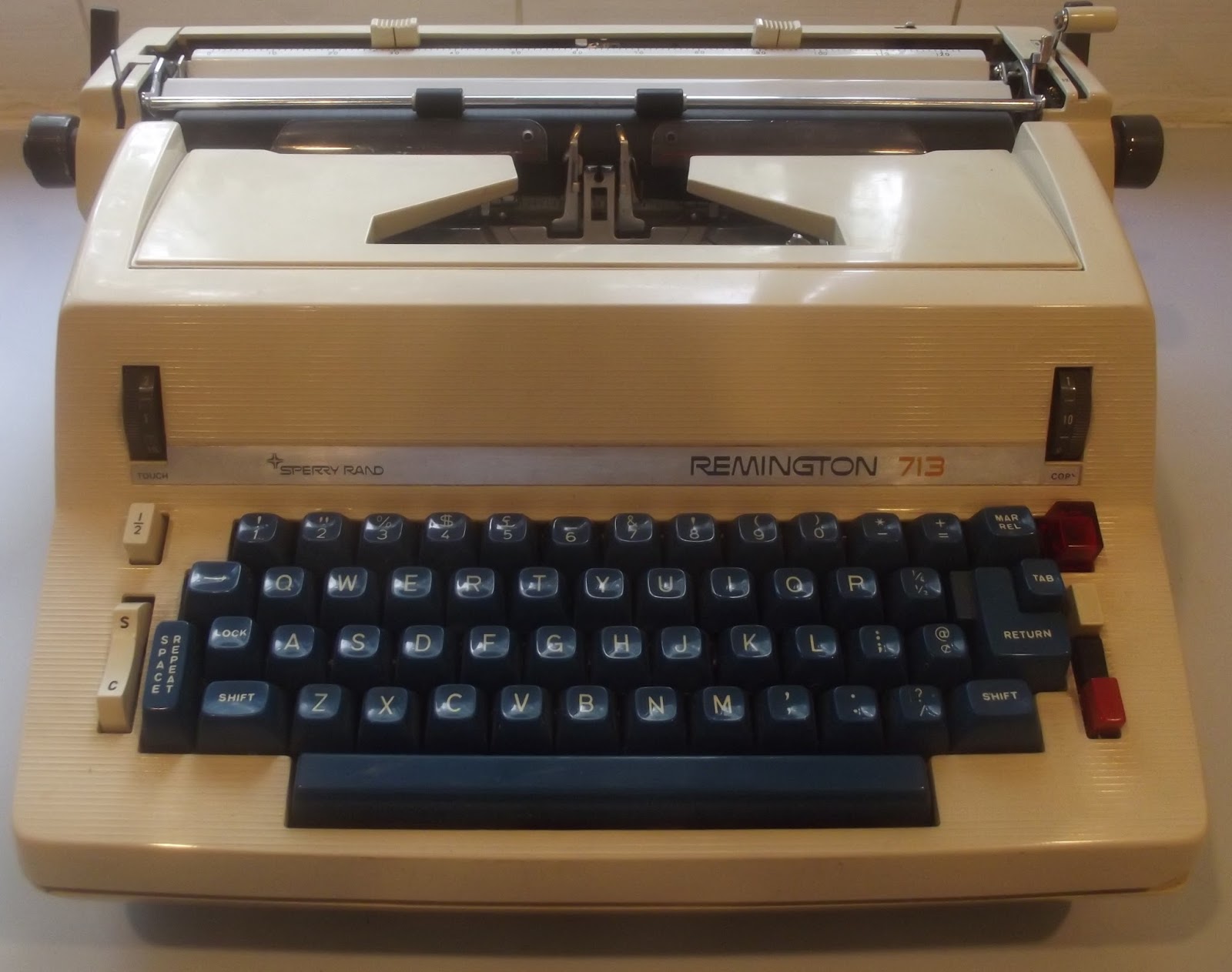 oz.Typewriter The Brother 1413Remington 713 Electric Typewriter