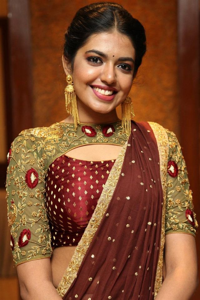 Actress Shivani Rajasekhar Photos In Maroon Saree