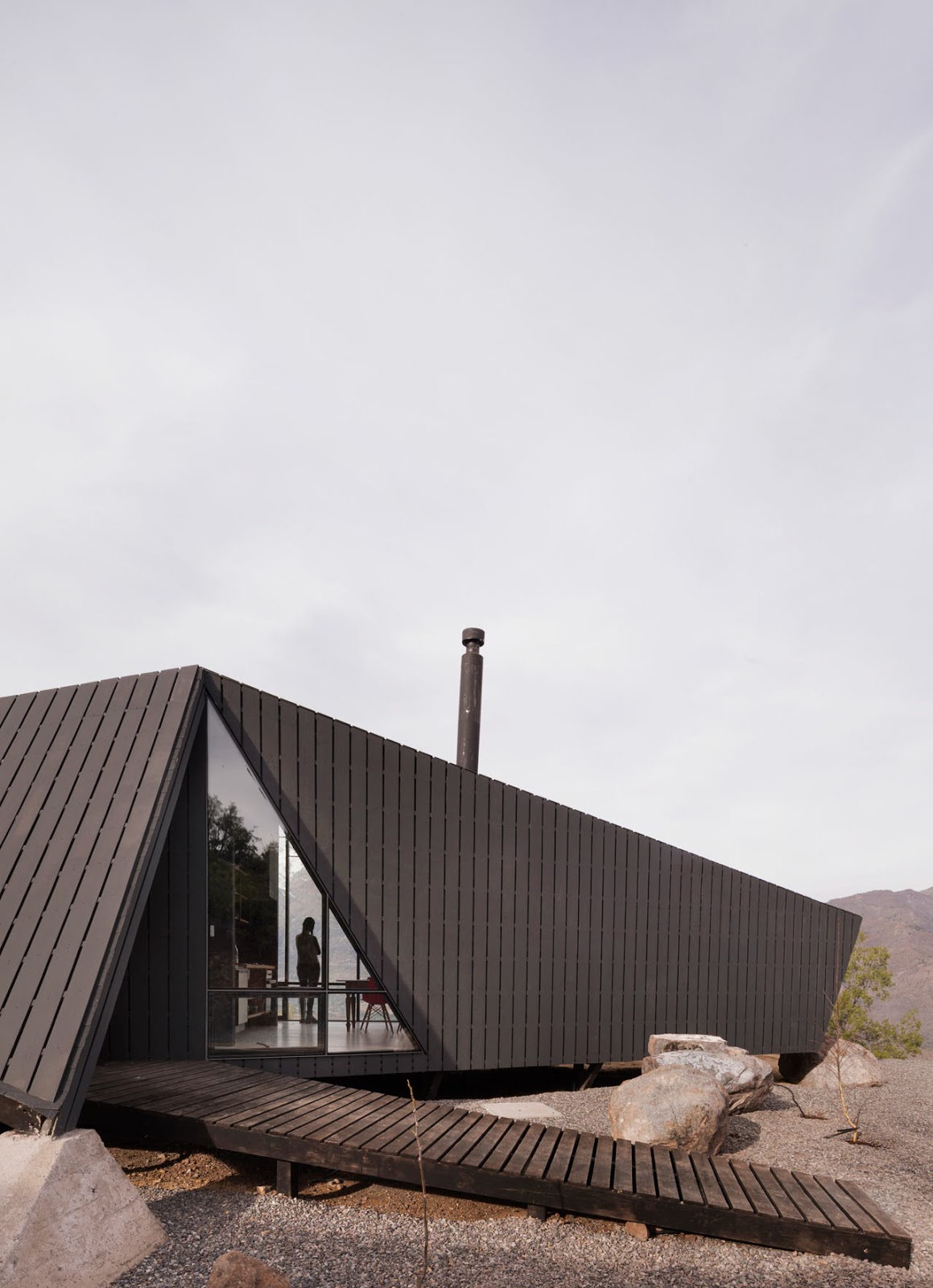 En pequeño refugio en la montaña / Gonzalo Iturriaga Arquitectos | Blog