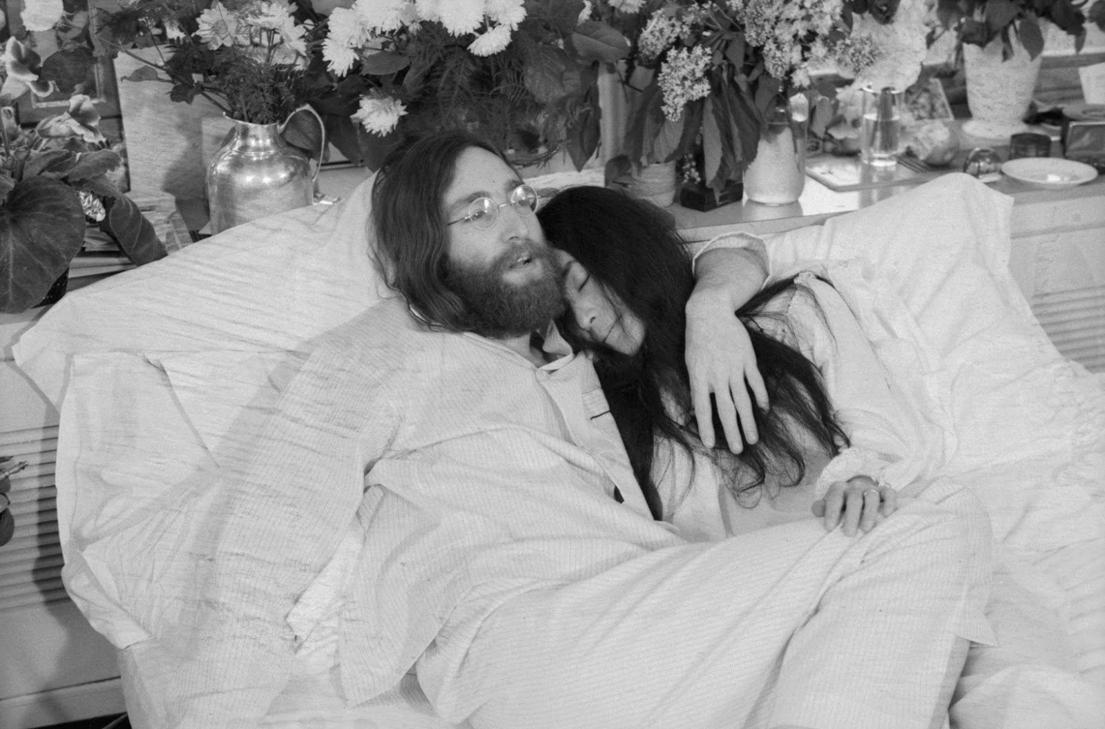 Photos of John Lennon and Yoko Ono's “BedIn for Peace” in 1969 Vintage Everyday