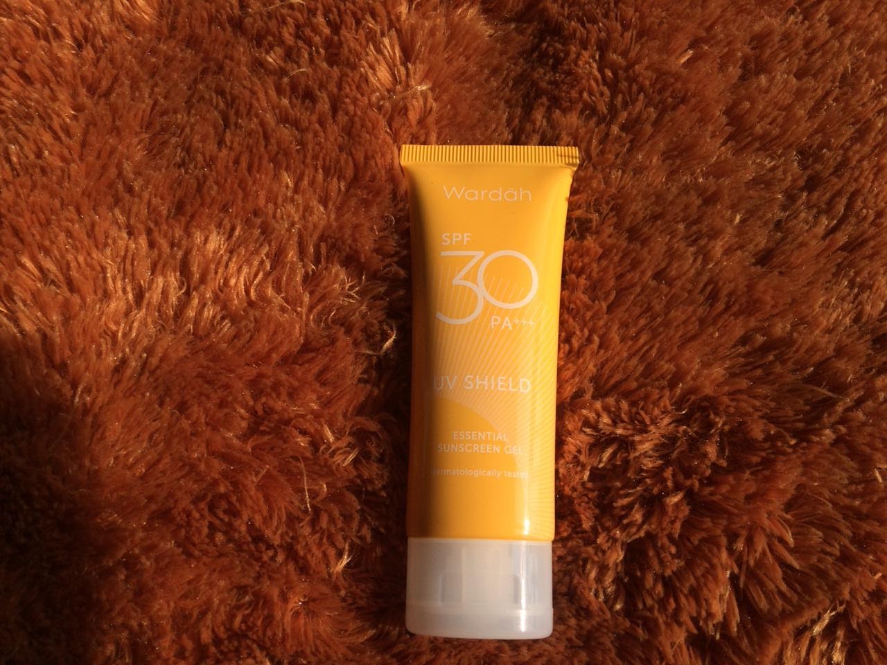 Wardah uv shield essential sunscreen gel spf 30 skincarisma