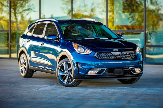 2017 Kia Niro Interior and Exterior