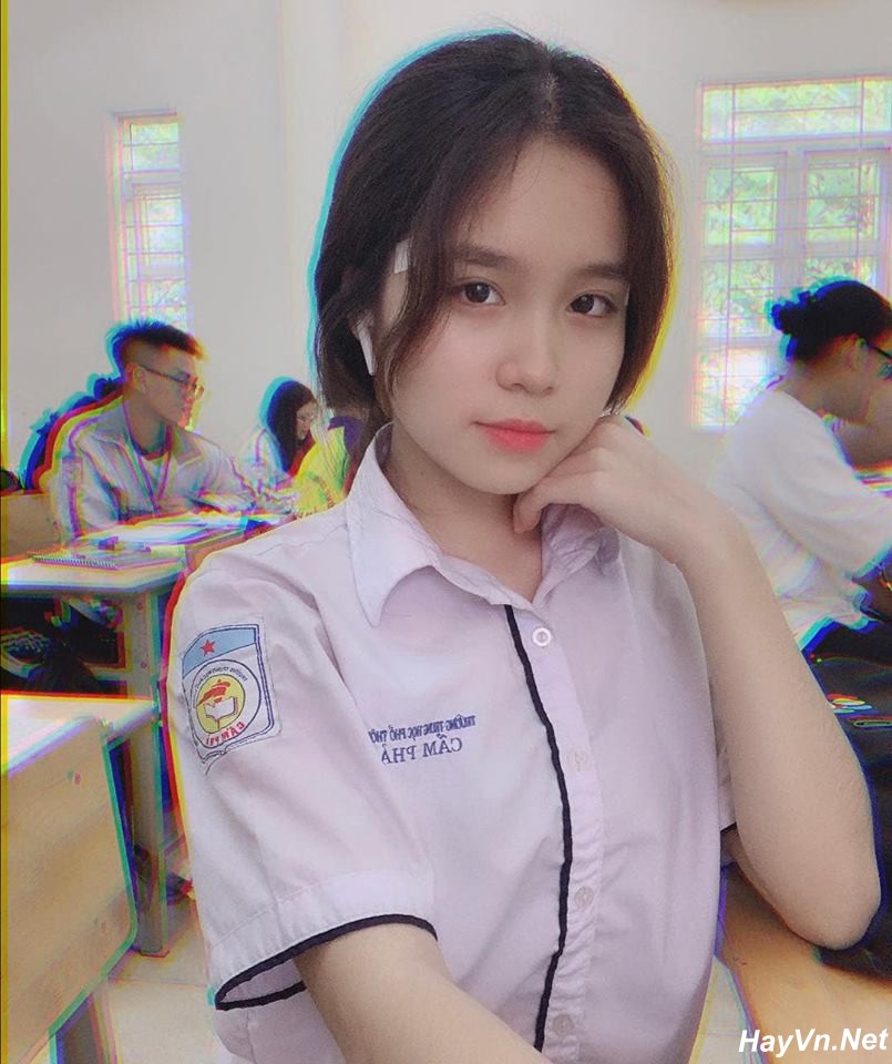 Cẩm Nhung: Dáng đẹp mặt xinh^^