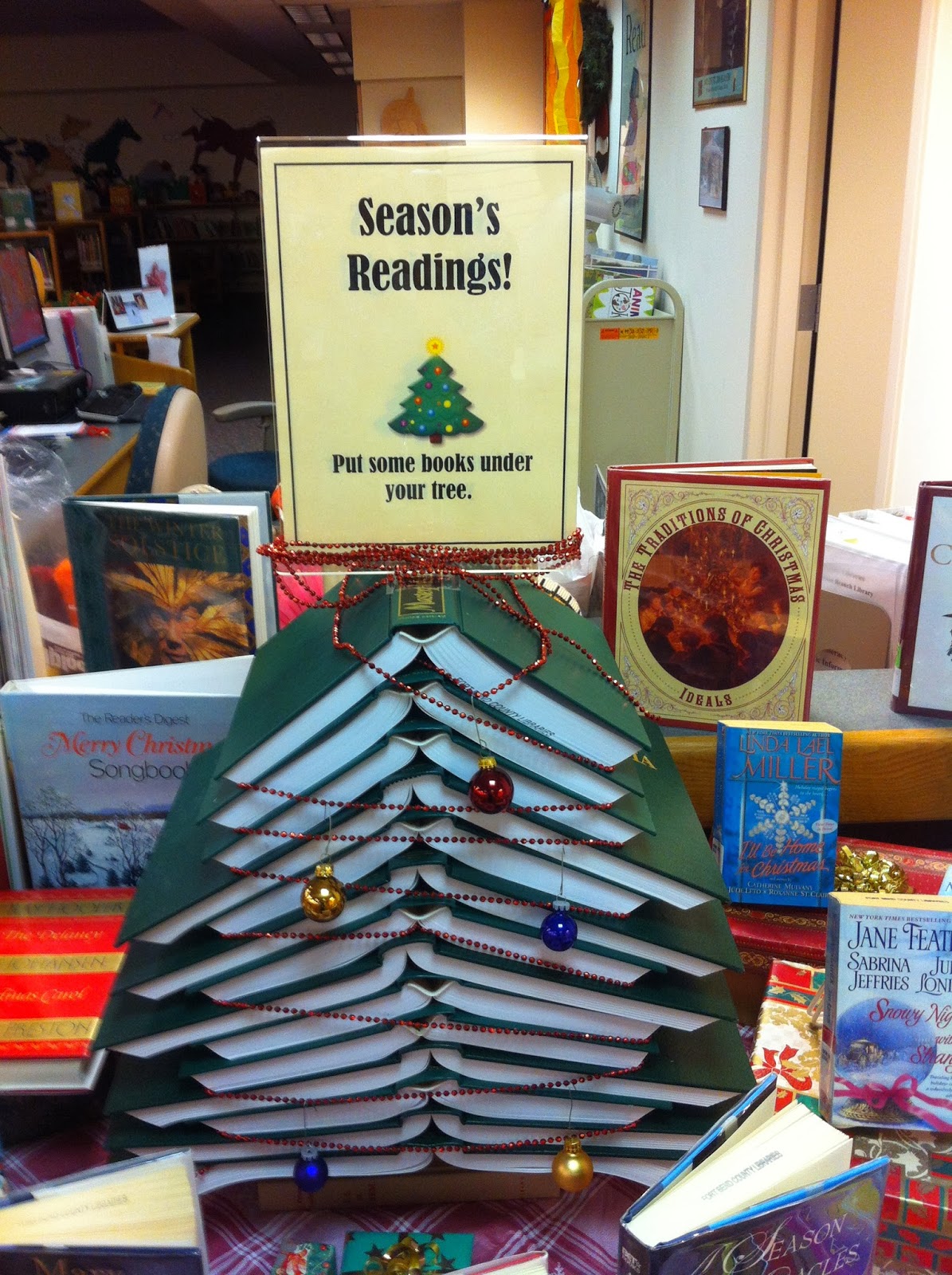 library-displays-christmas-displays