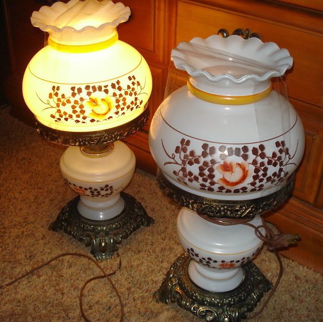 2 Vintage Mid Century Gone with the Wind Parlor Lamps Elect Accurate Castings Co