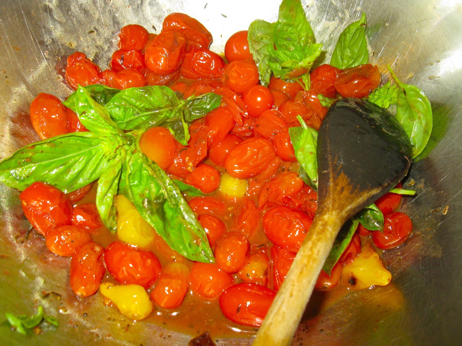 GOOD LIFE Living Well FRESH TOMATOES WITH HERBS FOR PASTA OR STEAMED