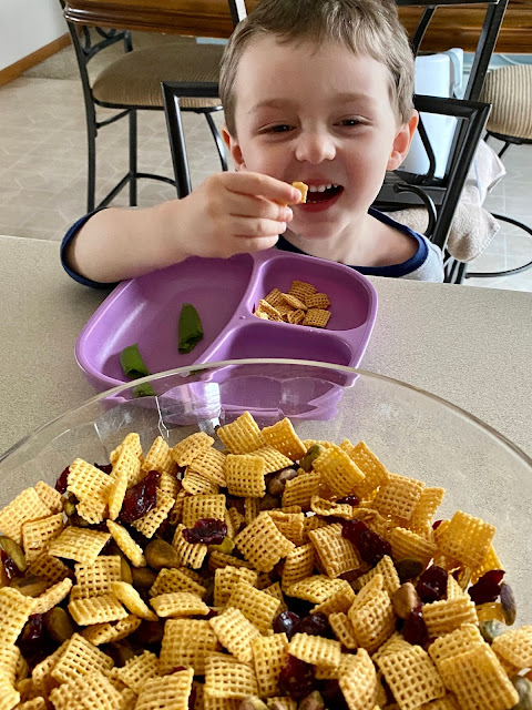 Easy Sweet & Salty Trail Mix | My Darling Days Easy Sweet & Salty Trail Mix | My Darling Days