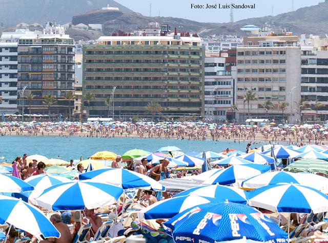 La Playa de Las Canteras, Las Palmas de Gran Canaria, la mejor de España para disfrutarla en familia La Playa de Las Canteras, Las Palmas de Gran Canaria, la mejor de España para disfrutarla en familia