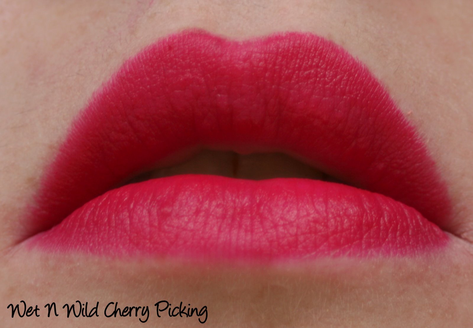 Wet n Wild Centrifuchsia lipstick