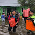 ACT Bagikan 300 Paket Makanan kepada Korban Banjir