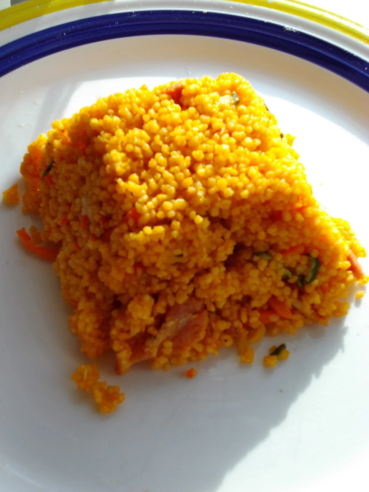 Mon livre de cuisine: Dome de semoule à la tomate et aux petits légumes