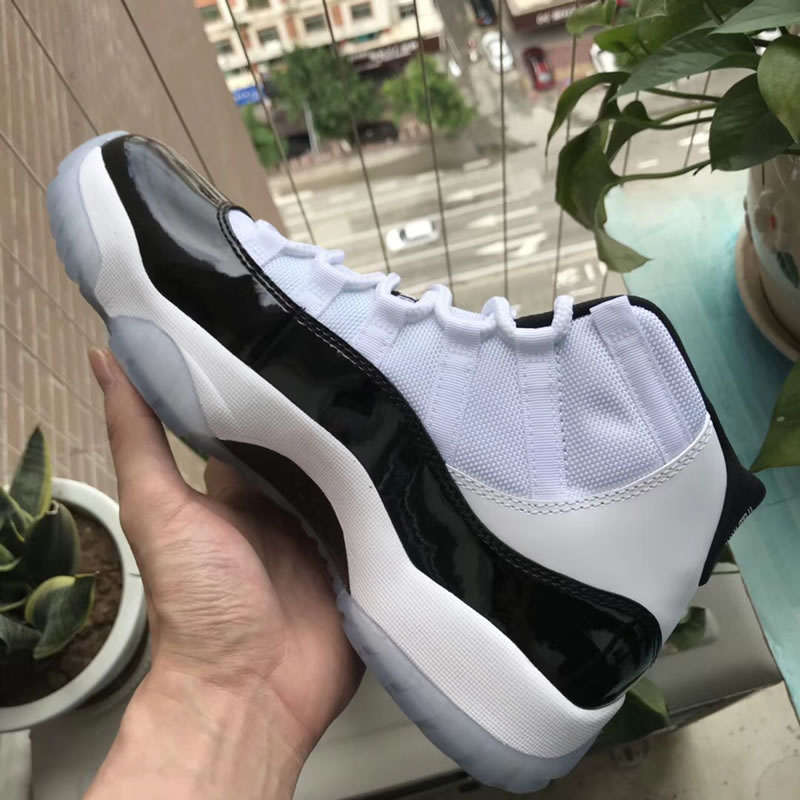 black and white jordans 11 concords
