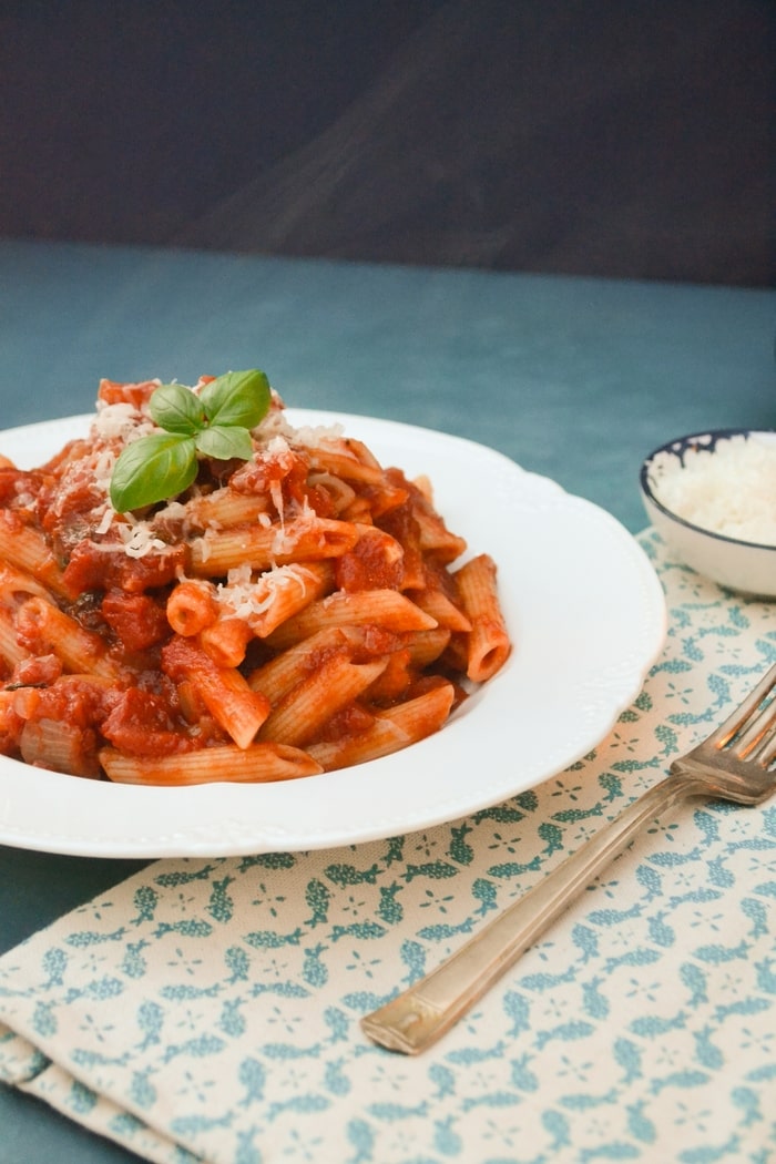 Best Tomato & Basil Pasta Sauce Tinned Tomatoes