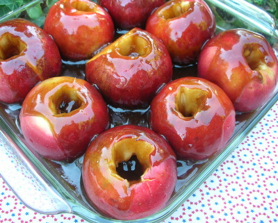 Baked Apples, another time-tested recipe ♥ KitchenParade.com, a fall tradition, simple and cinnamony with a luscious sauce.