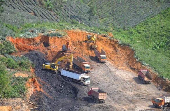 Dampak Penambangan Terhadap Lingkungan - GEOMEDIA