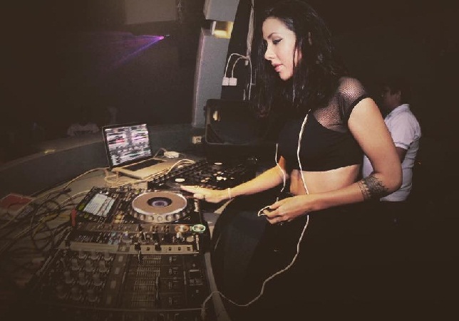 Daftar Dj Wanita Indonesia Paling Hot Dan Seksi Serta Foto Buat Kagum Netizen Melihat Live Mereka Daftar Dj Wanita Indonesia Paling Hot Dan Seksi Serta Foto Buat Kagum Netizen Melihat Live Mereka