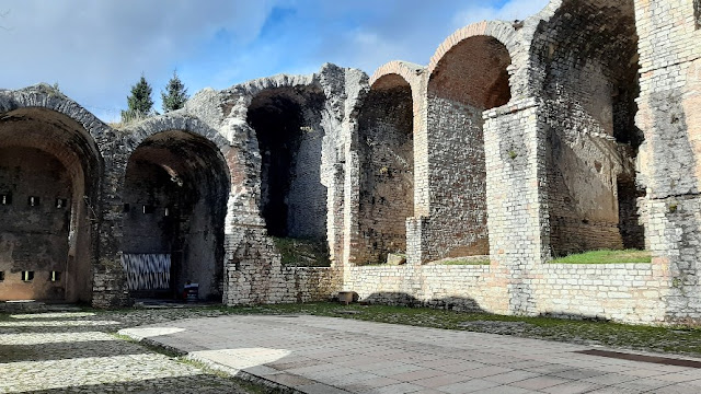 forte interrotto escursione